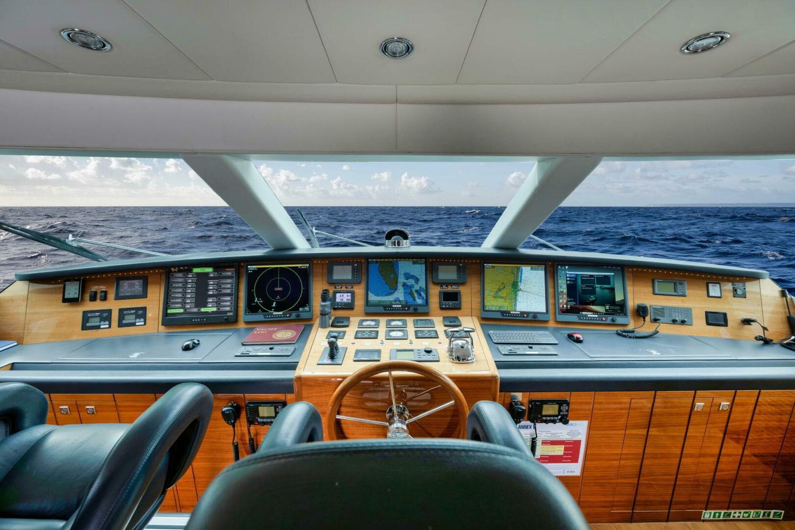 2012 Horizon P110 Tri-Deck — photo 29