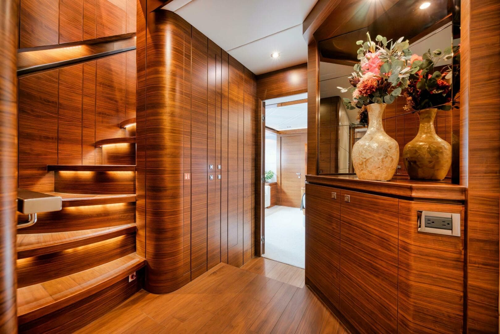 2012 Horizon P110 Tri-Deck — photo 16