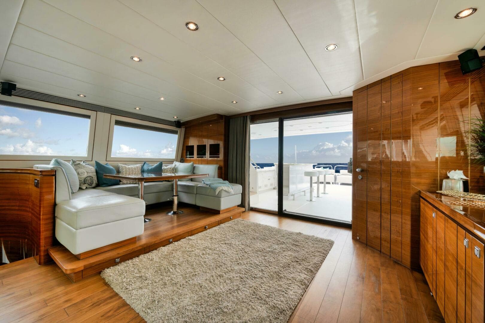 2012 Horizon P110 Tri-Deck — photo 31