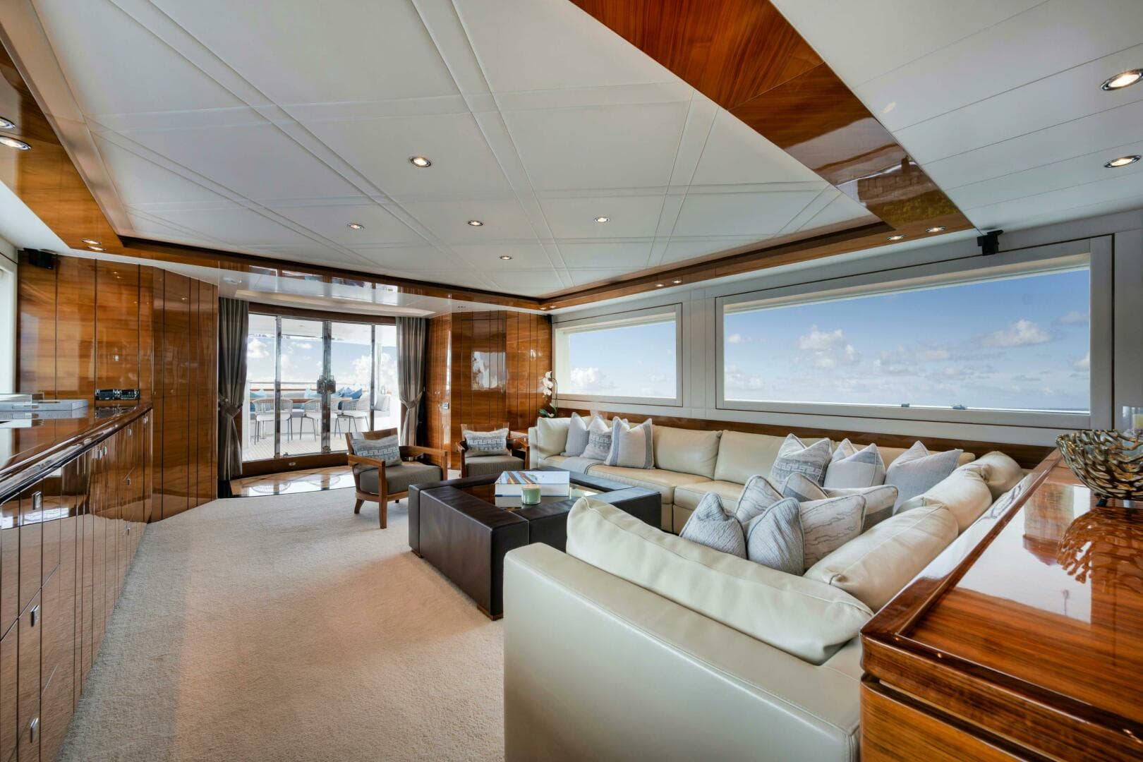 2012 Horizon P110 Tri-Deck — photo 5