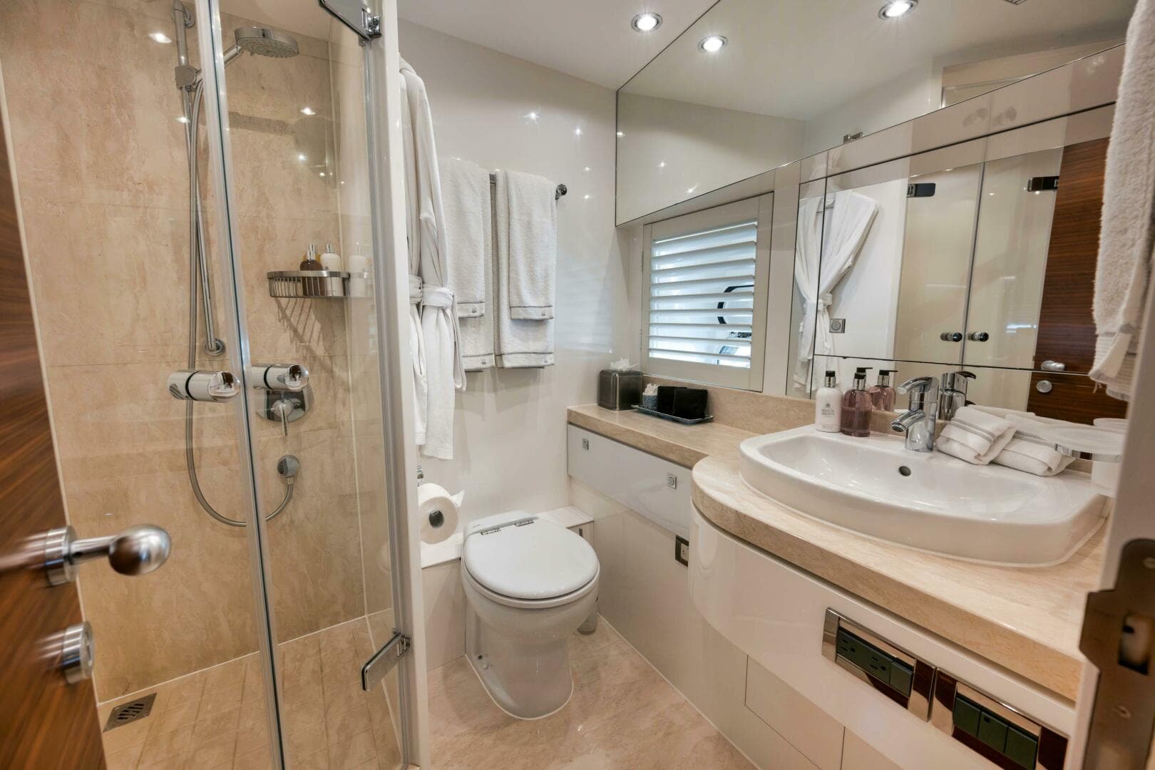 2012 Horizon P110 Tri-Deck — photo 23