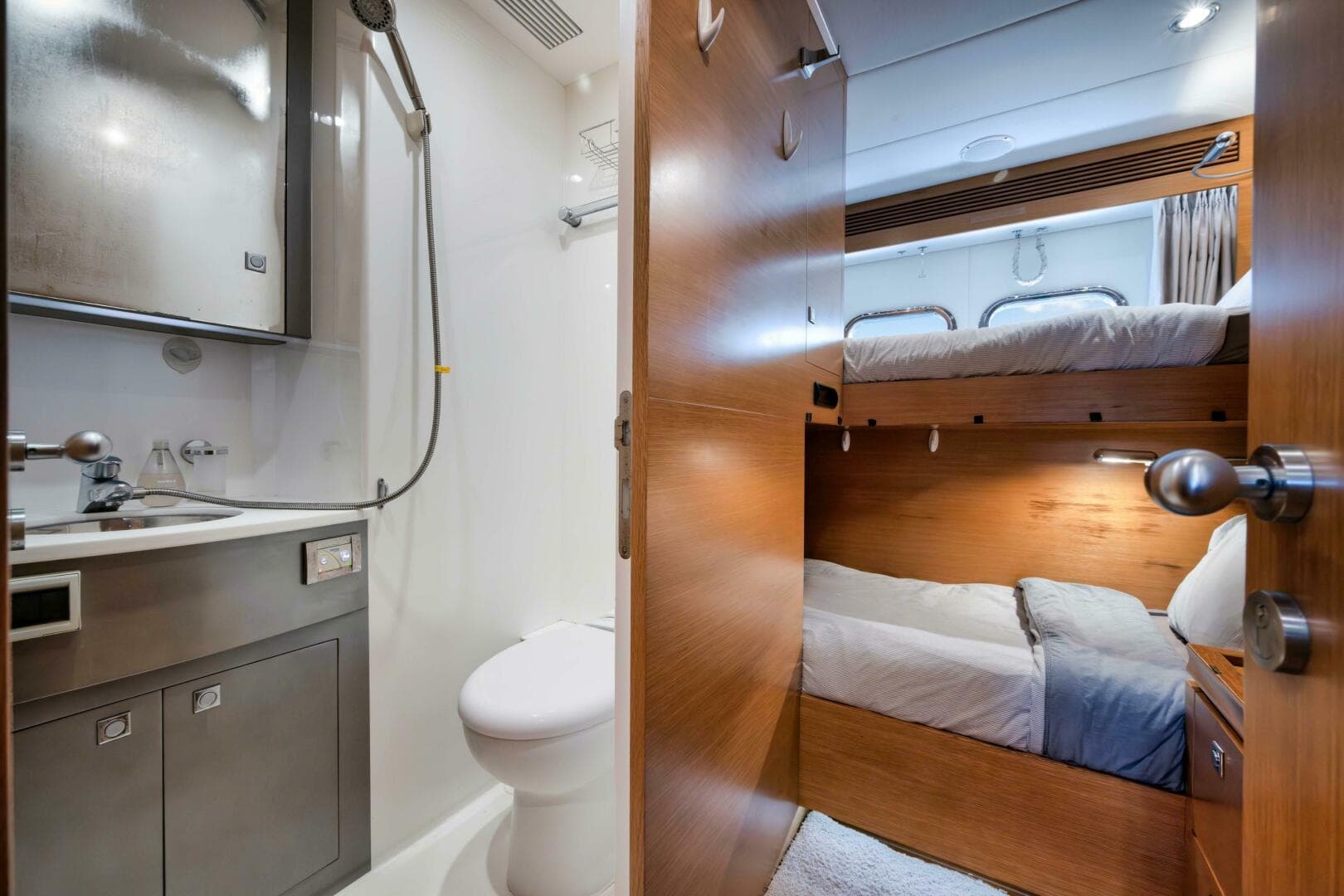 2012 Horizon P110 Tri-Deck — photo 42