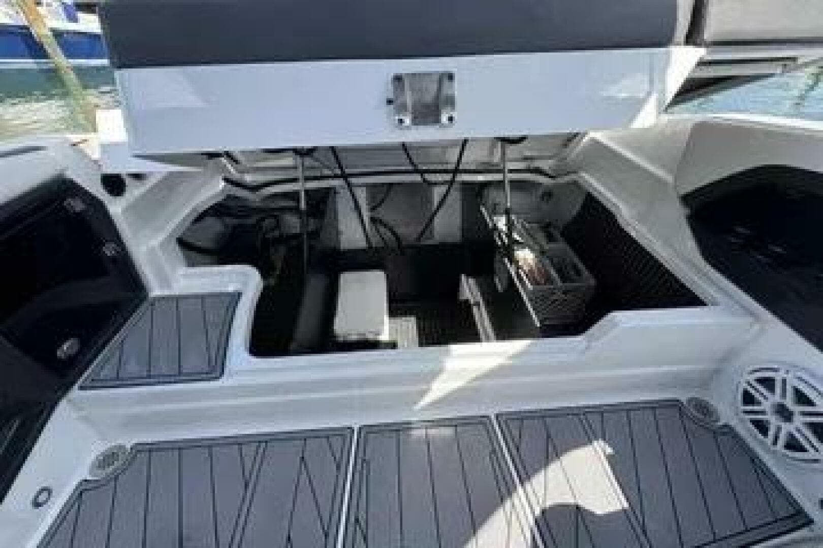2023 Monterey 275 SS — photo 13