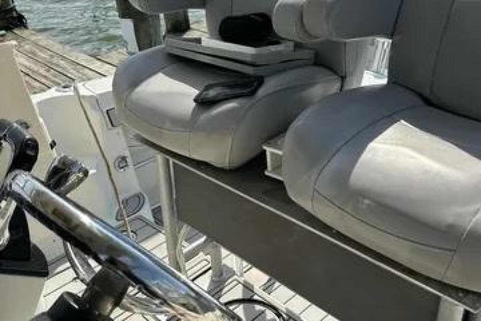 2005 Hydra-Sports 33 Vx — photo 5