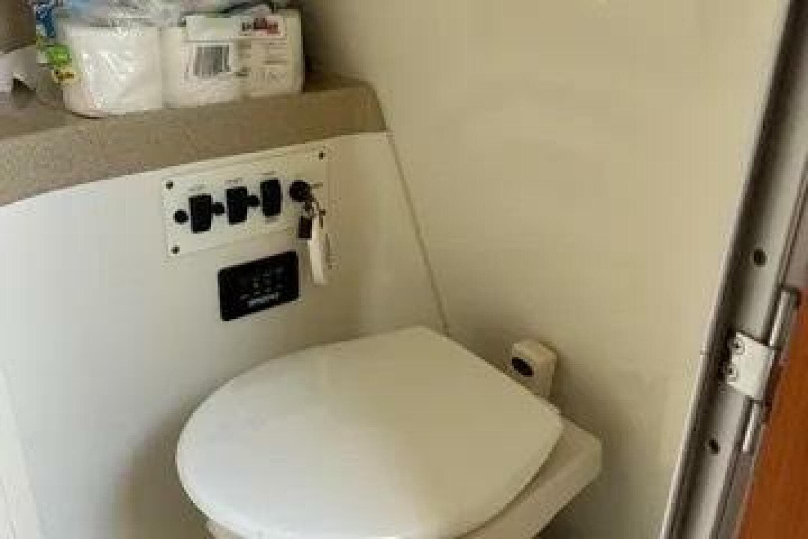 2005 Hydra-Sports 33 Vx — photo 7