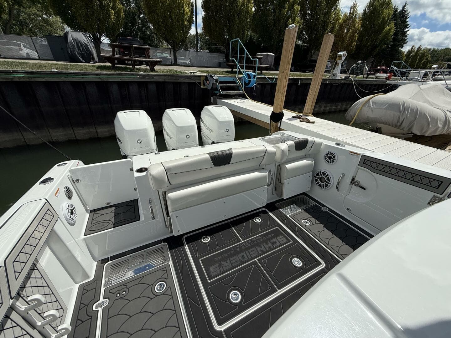 2022 Wellcraft 352 Fisherman — photo 6