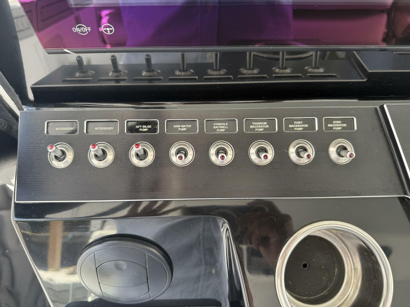 2022 Wellcraft 352 Fisherman — photo 12