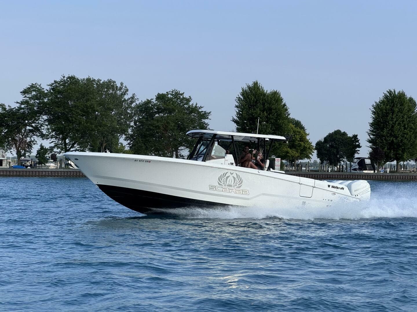 2022 Wellcraft 352 Fisherman