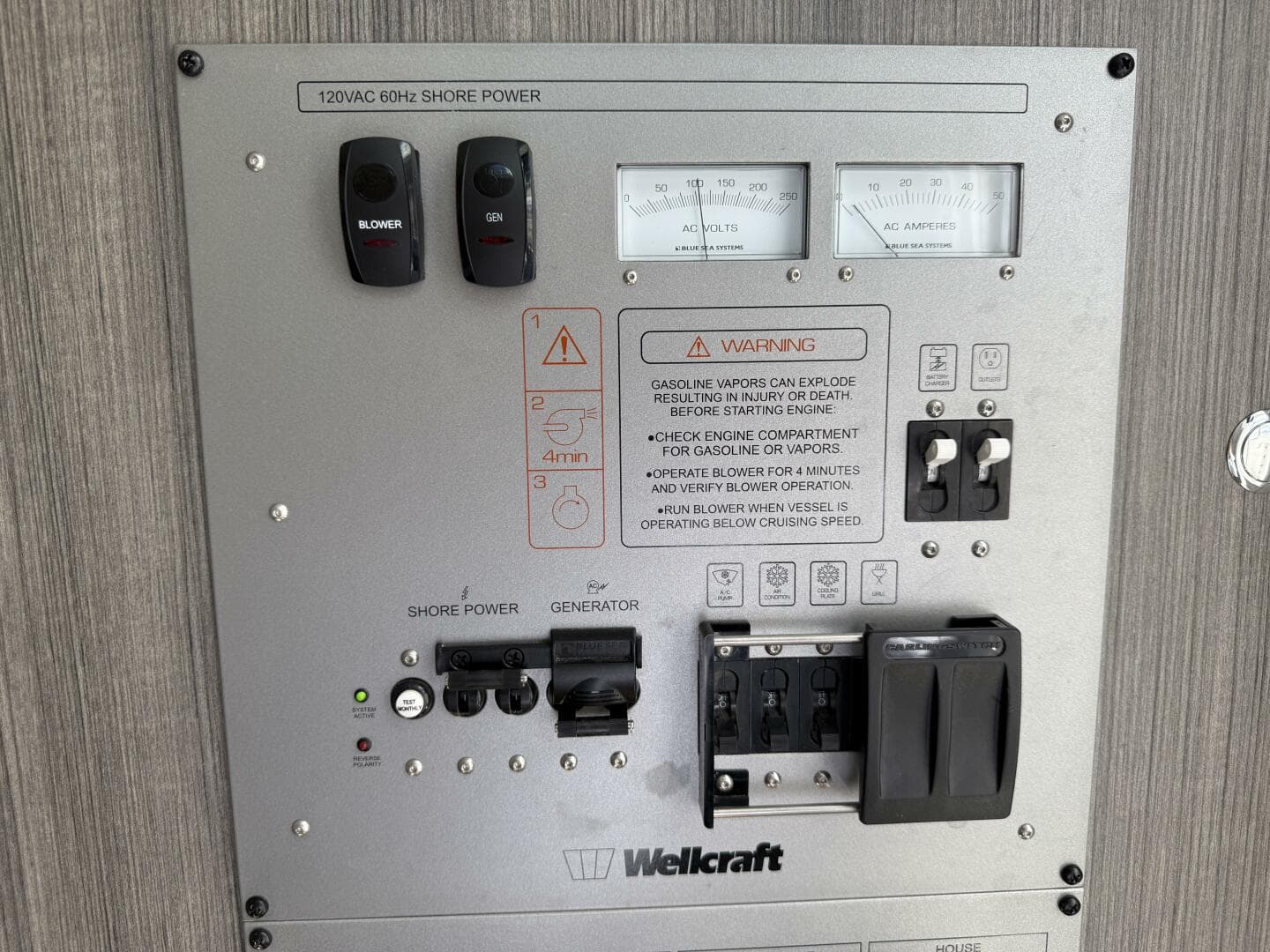 2022 Wellcraft 352 Fisherman — photo 23