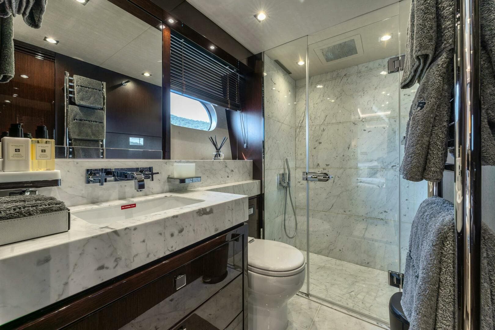 2020 Sunseeker 116 Yacht — photo 40