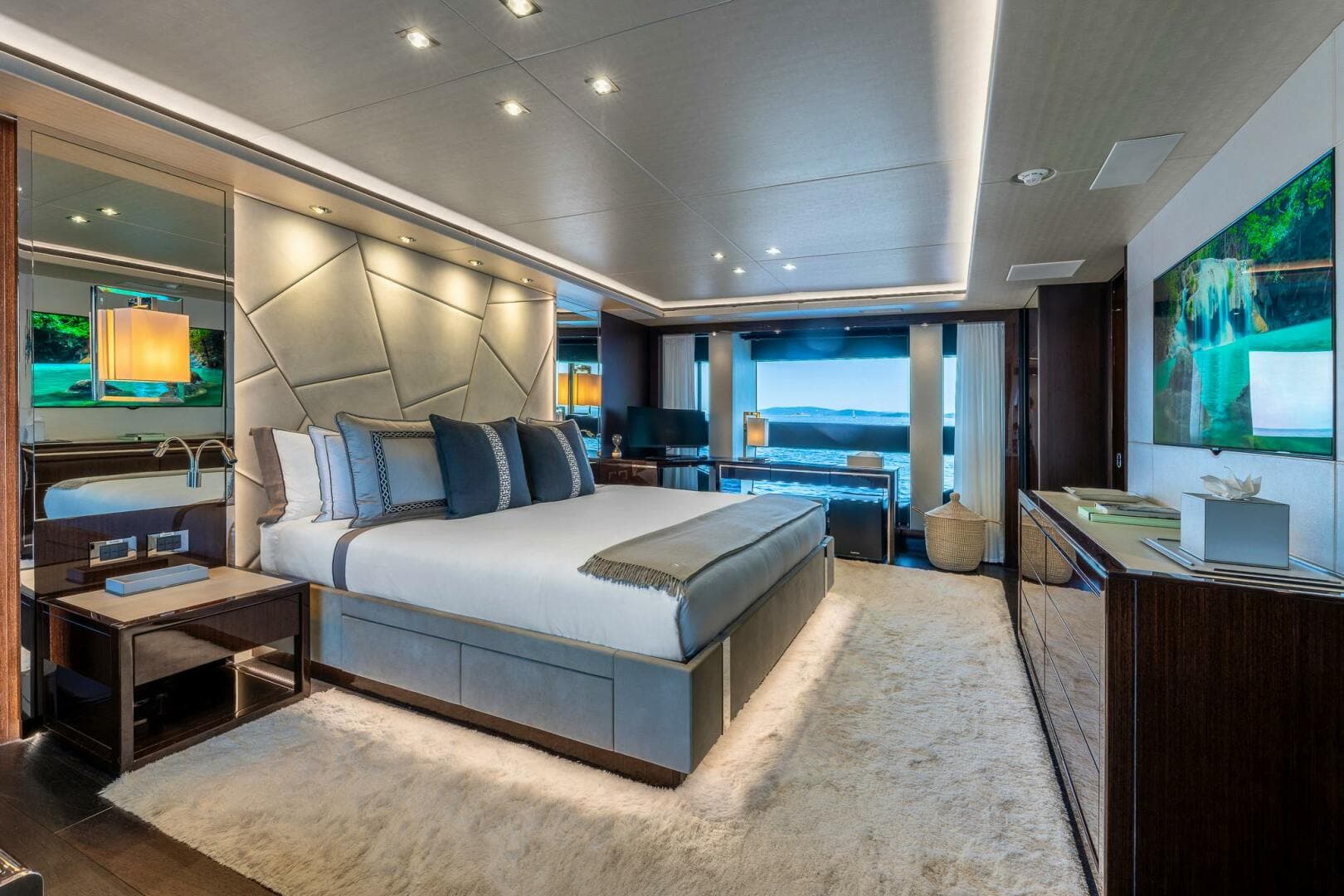 2020 Sunseeker 116 Yacht — photo 26