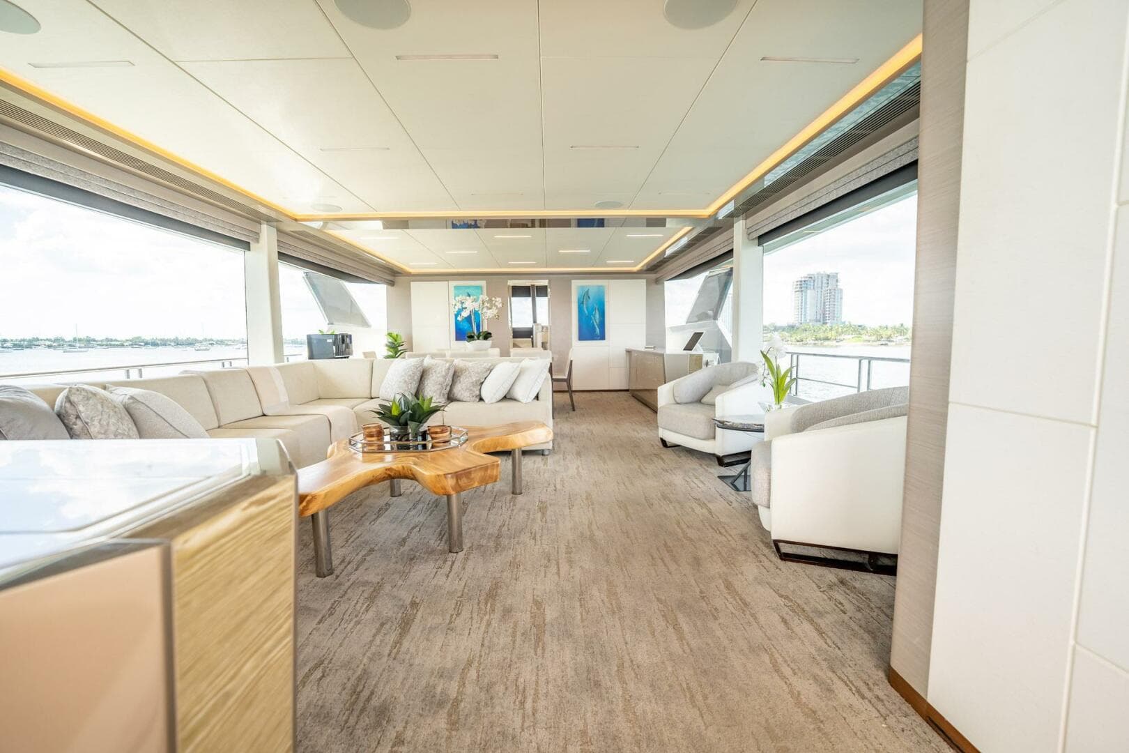 2021 Ocean Alexander 27 Explorer — photo 10