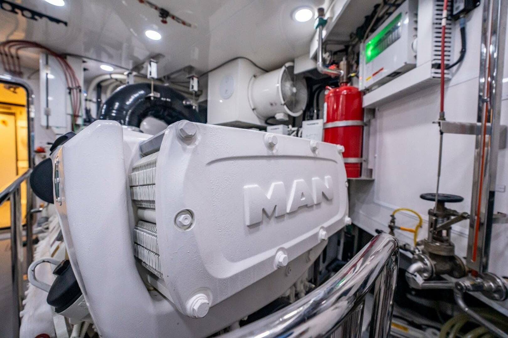 2021 Ocean Alexander 27 Explorer — photo 66