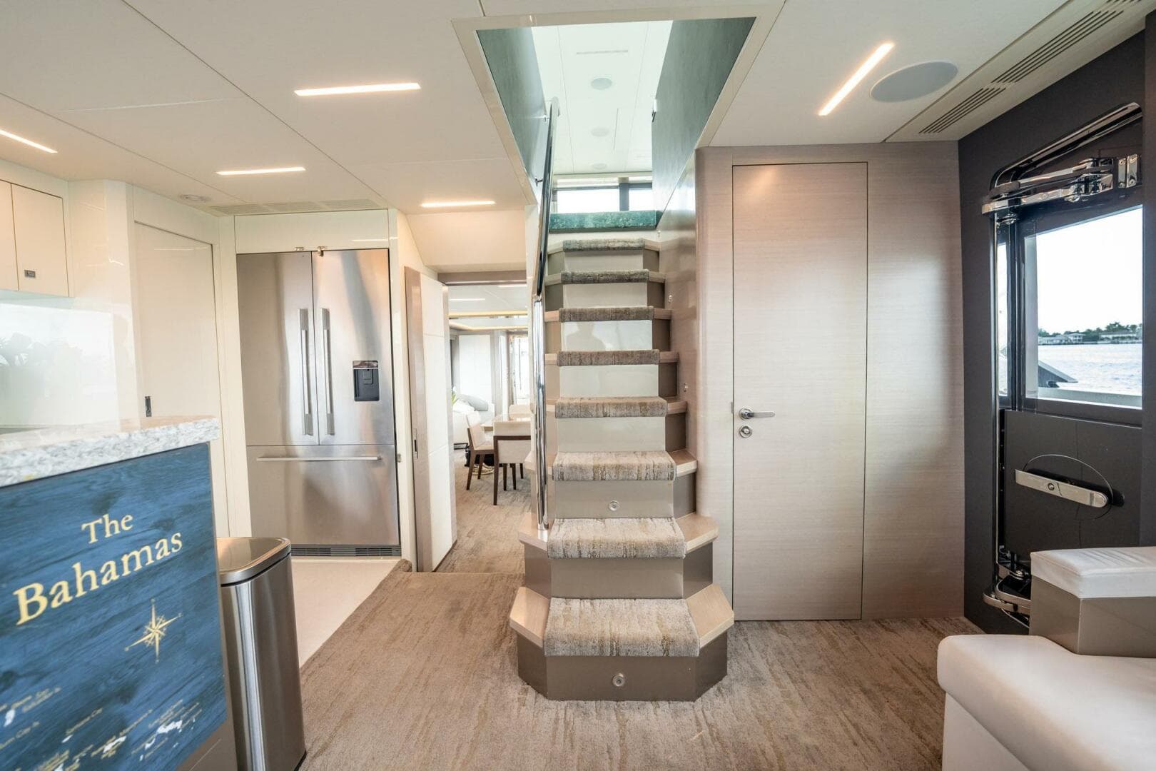 2021 Ocean Alexander 27 Explorer — photo 24