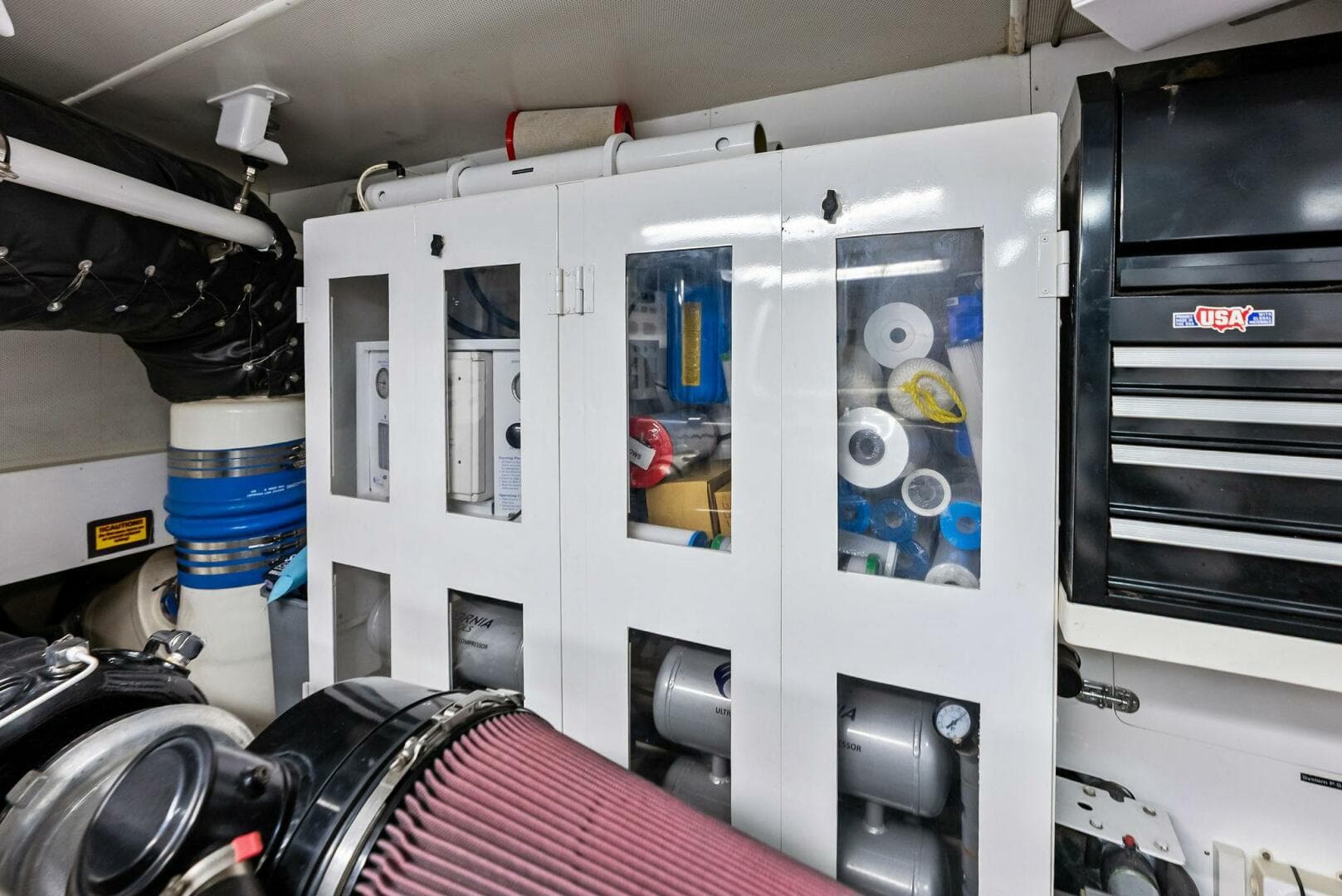 2006 Lazzara Yachts 84 Skylounge — photo 88