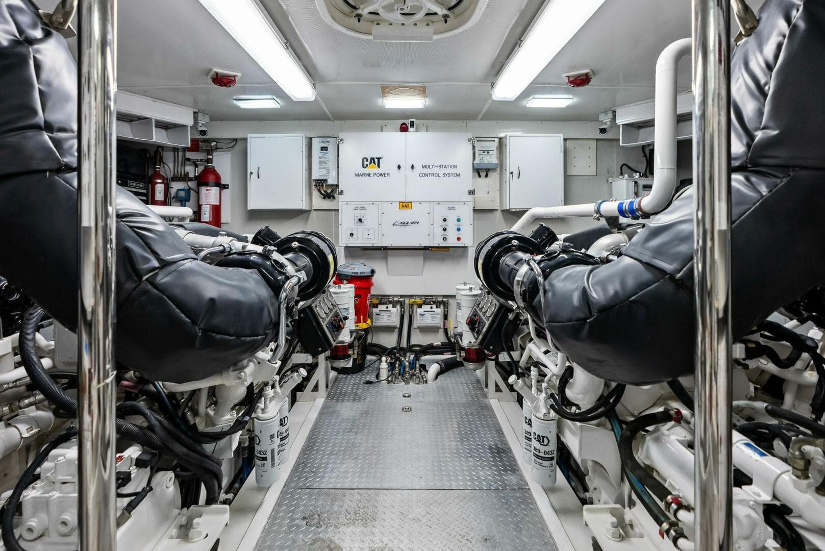 2006 Lazzara Yachts 84 Skylounge — photo 80