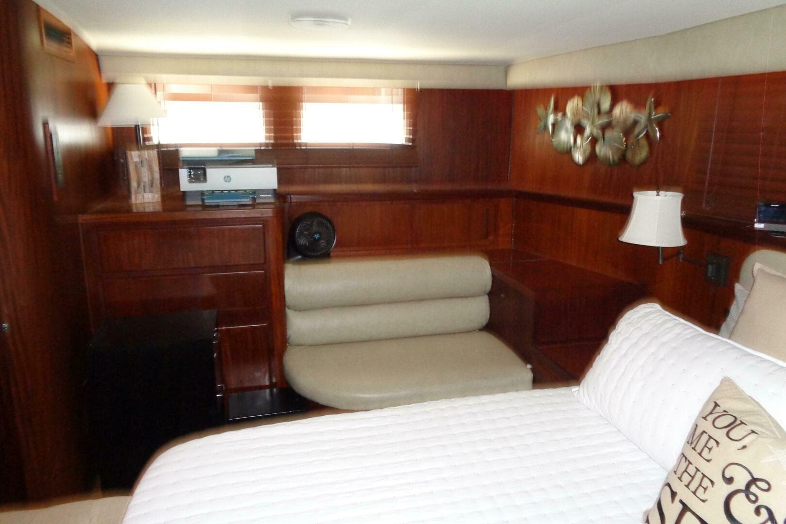 1987 Hatteras 70 Cockpit — photo 88
