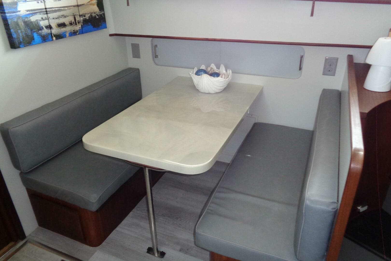 1987 Hatteras 70 Cockpit — photo 47