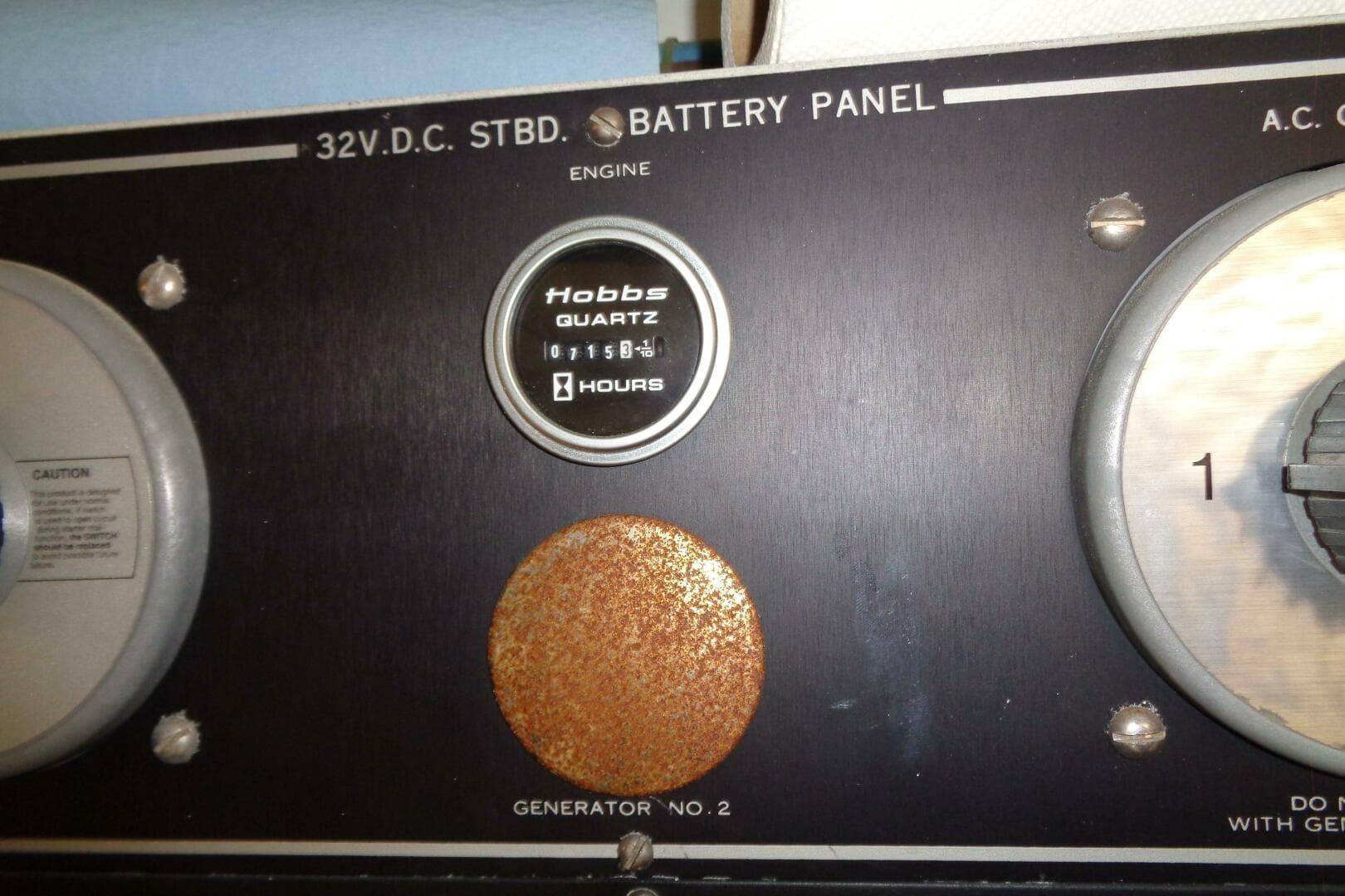 1987 Hatteras 70 Cockpit — photo 114