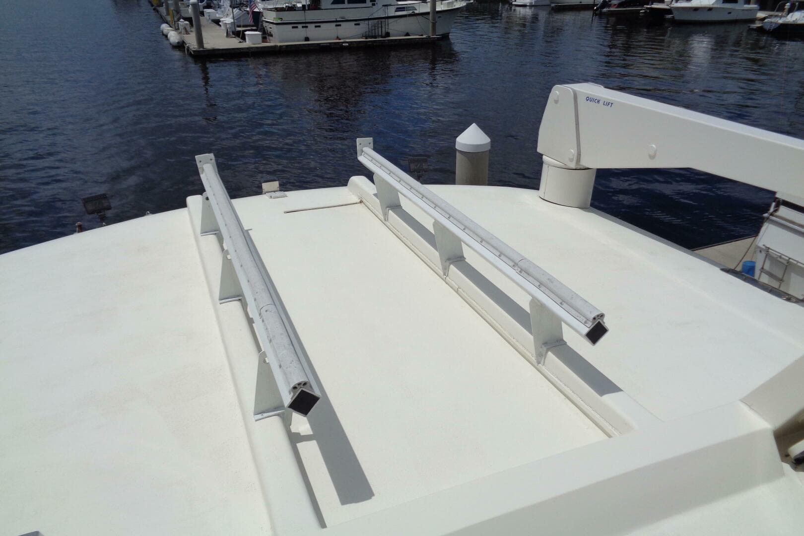 1987 Hatteras 70 Cockpit — photo 29