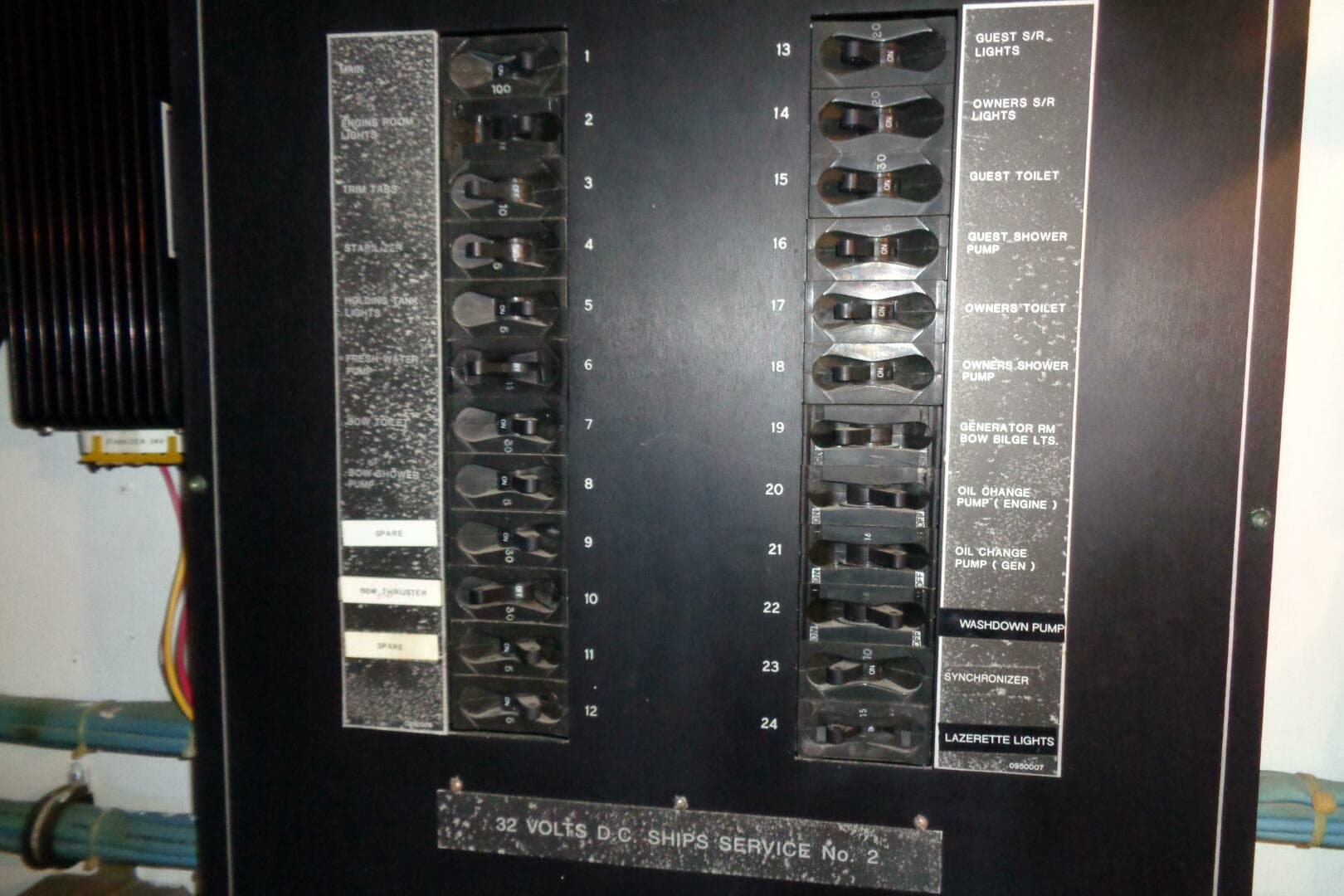 1987 Hatteras 70 Cockpit — photo 102