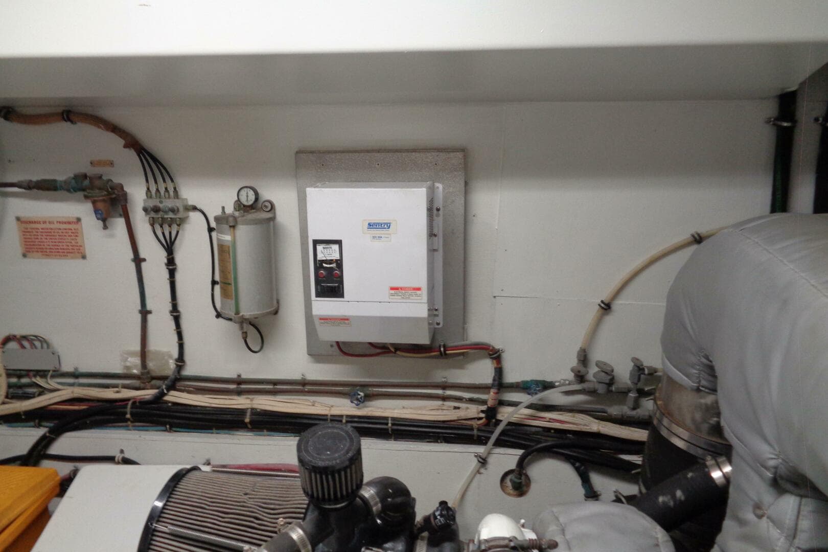 1987 Hatteras 70 Cockpit — photo 109