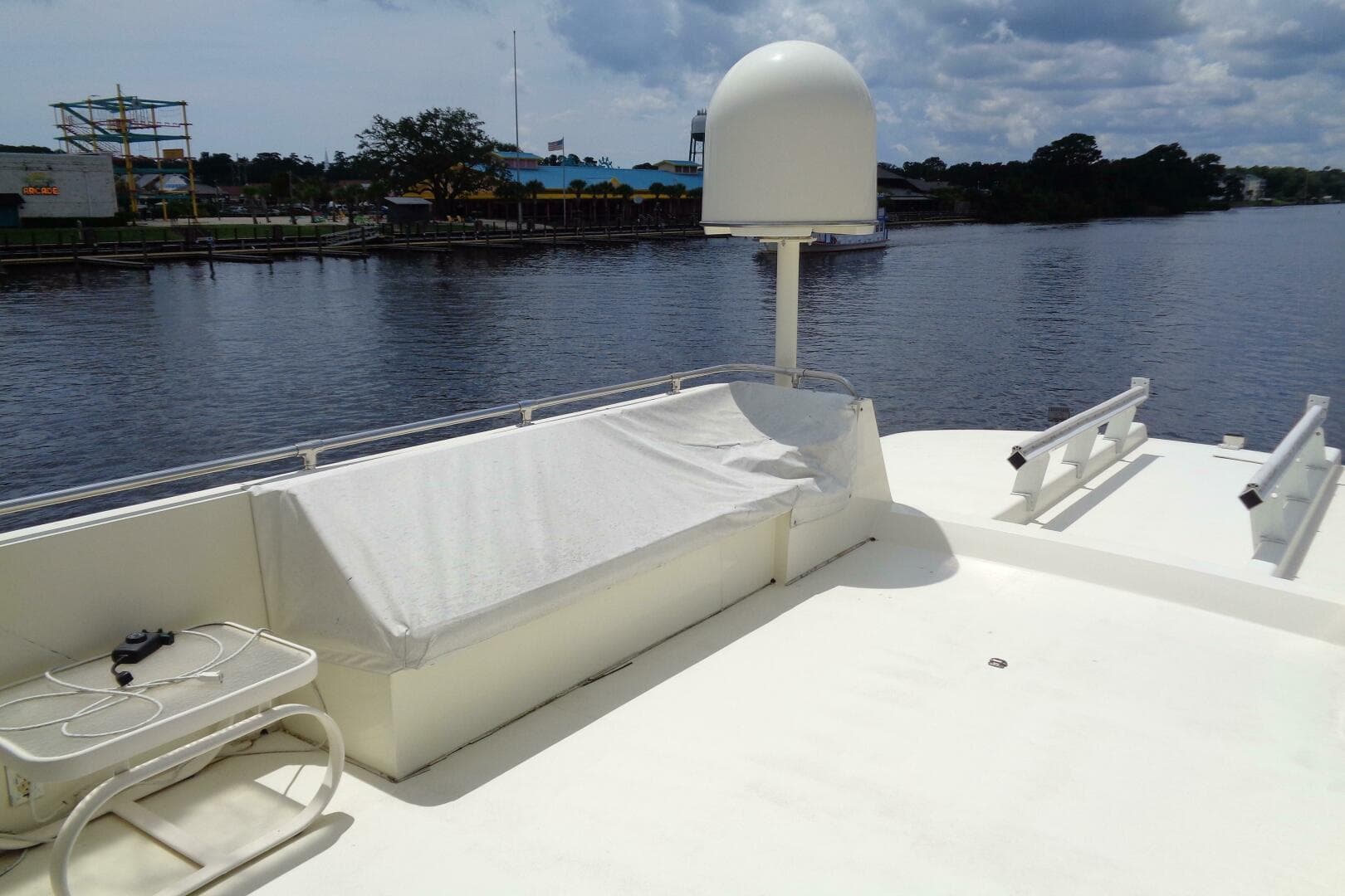 1987 Hatteras 70 Cockpit — photo 26