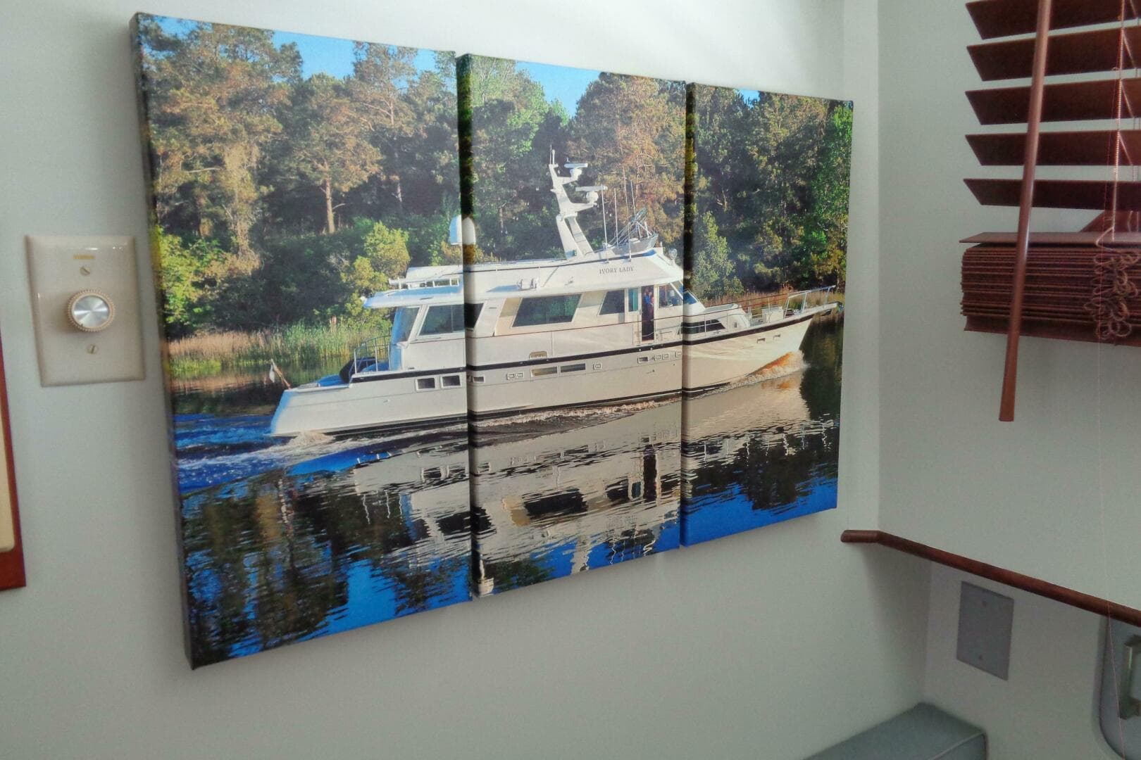 1987 Hatteras 70 Cockpit — photo 59