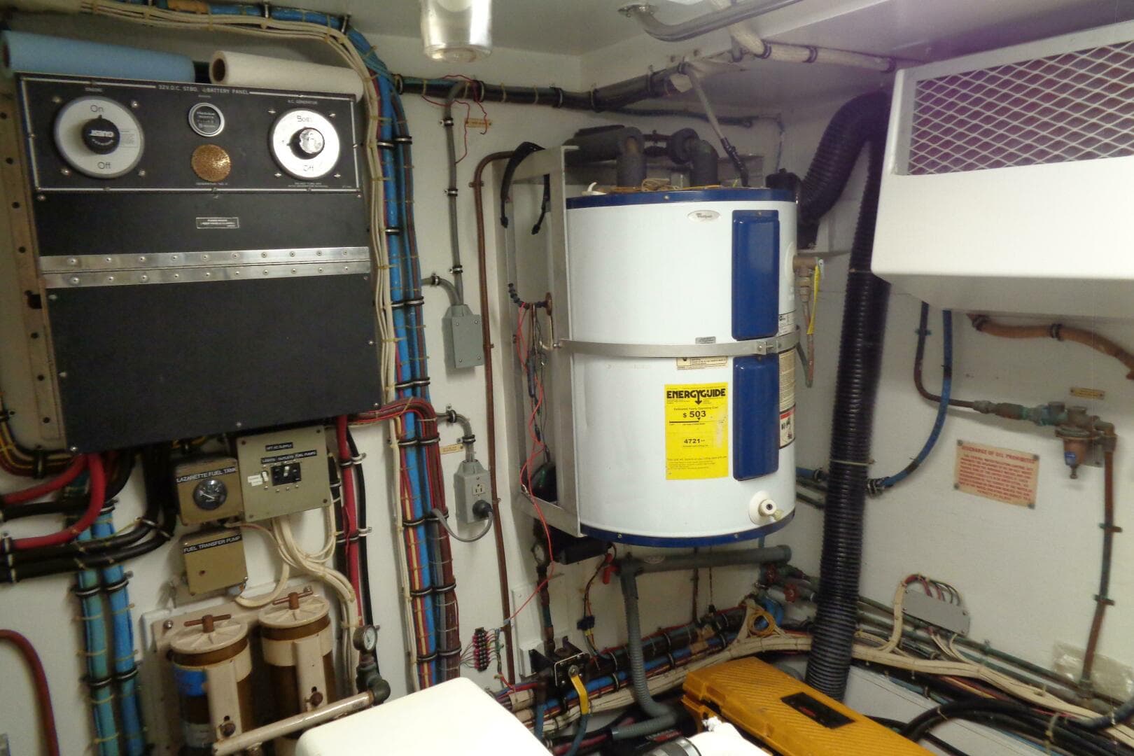 1987 Hatteras 70 Cockpit — photo 110