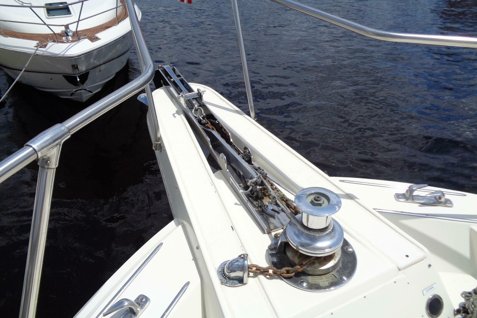 1987 Hatteras 70 Cockpit — photo 30