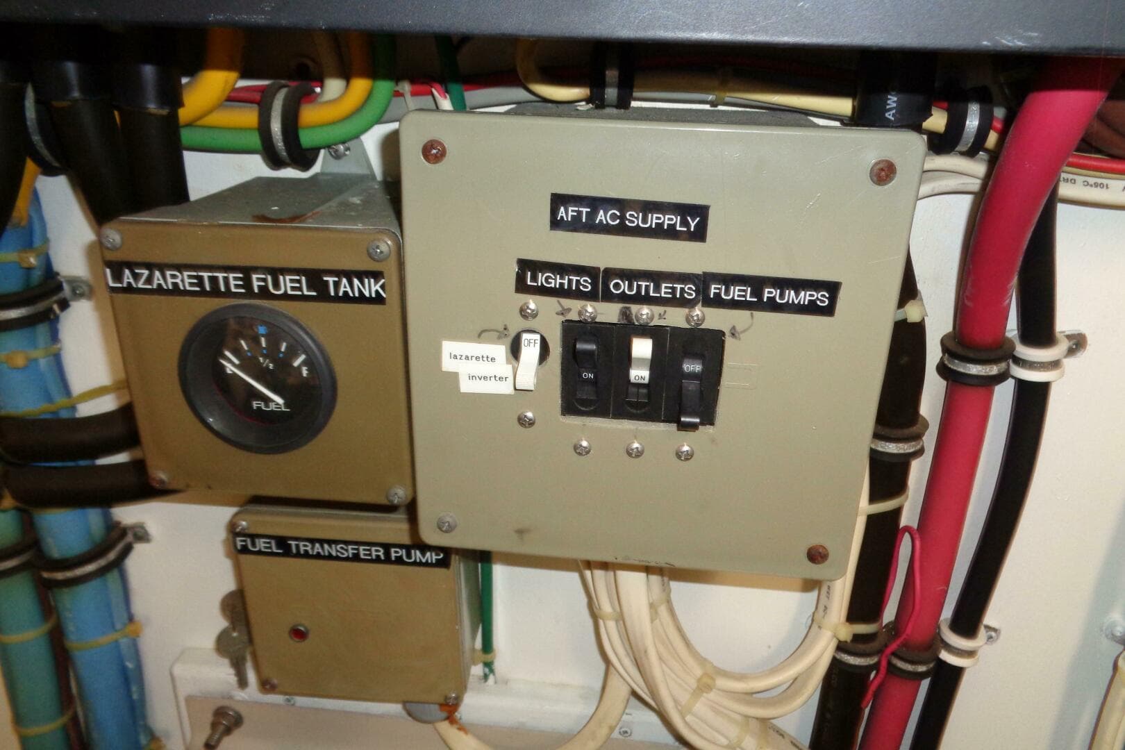 1987 Hatteras 70 Cockpit — photo 115