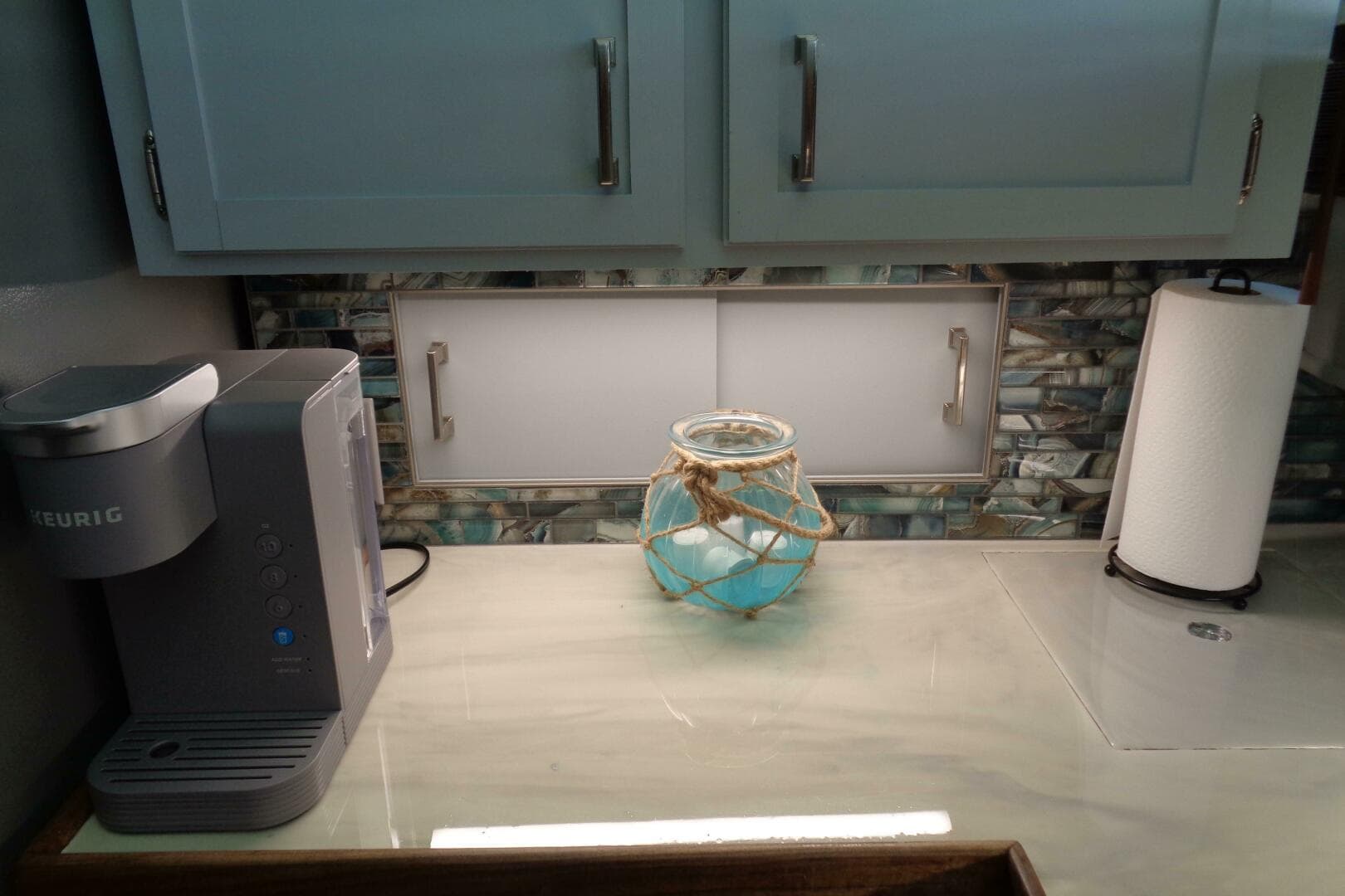 1987 Hatteras 70 Cockpit — photo 62