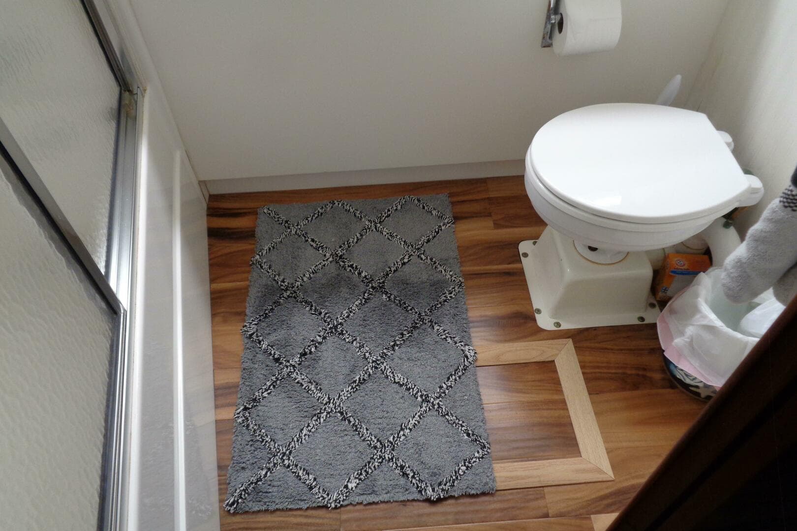 1987 Hatteras 70 Cockpit — photo 91