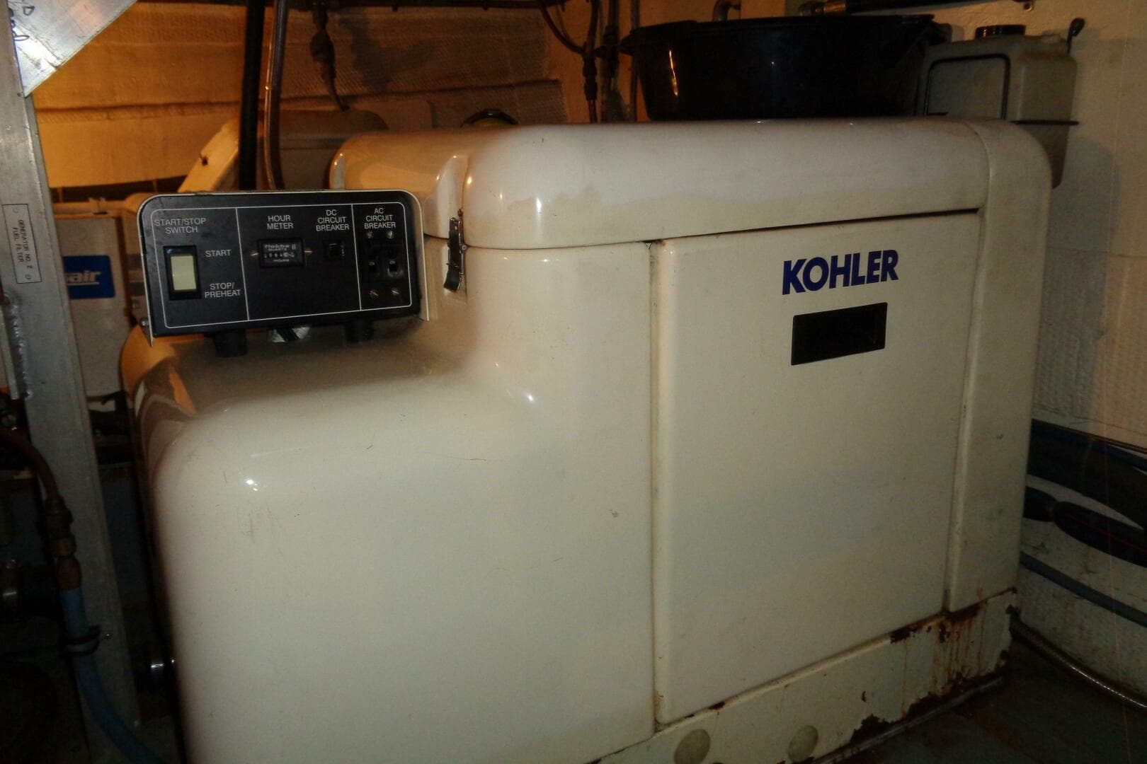 1987 Hatteras 70 Cockpit — photo 121