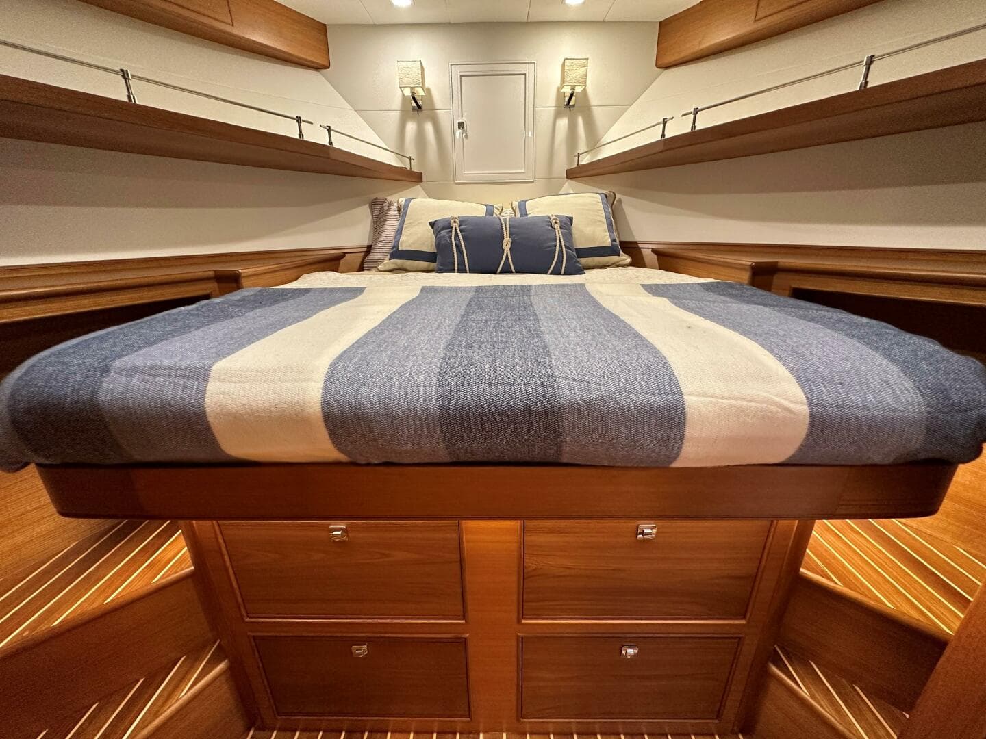 2018 Marlow Explorer 49E-Cb — photo 24