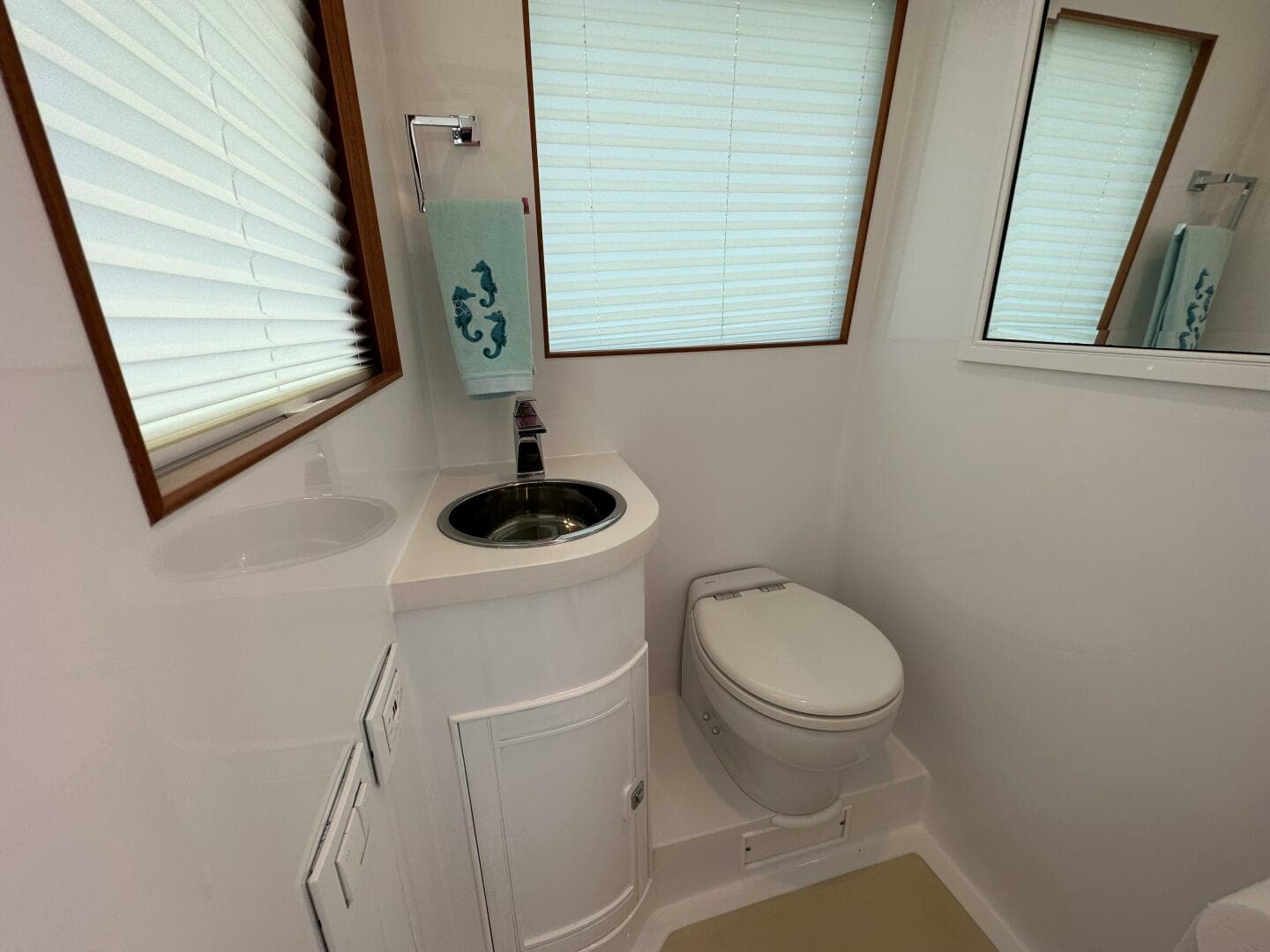 2018 Marlow Explorer 49E-Cb — photo 5