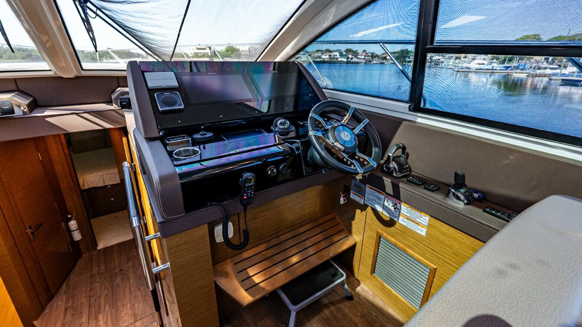 2019 Cruisers Yachts 54 Cantius — photo 24