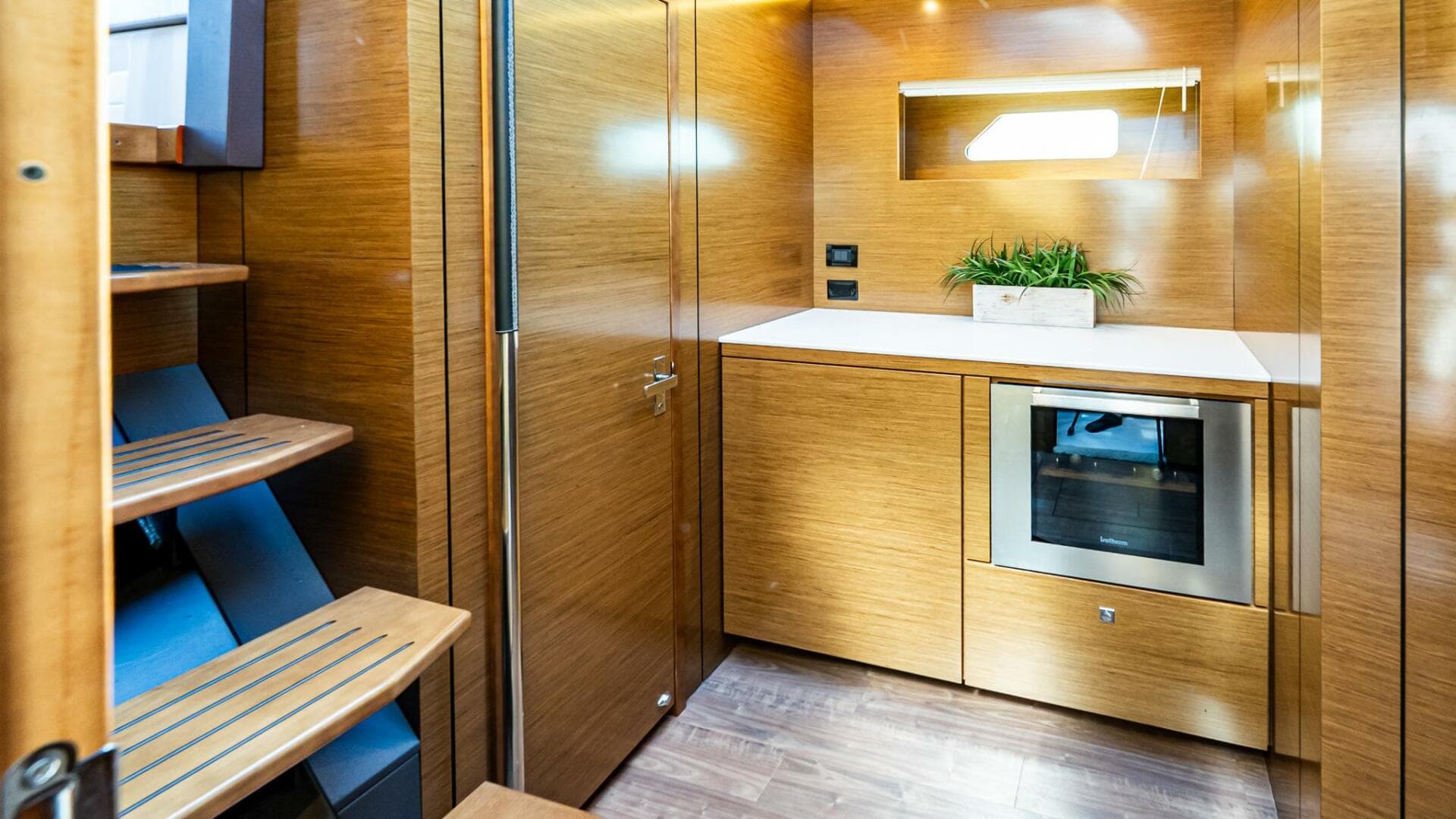 2019 Cruisers Yachts 54 Cantius — photo 41