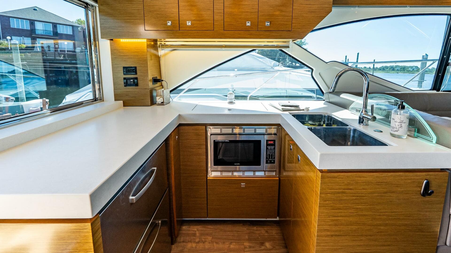 2019 Cruisers Yachts 54 Cantius — photo 17