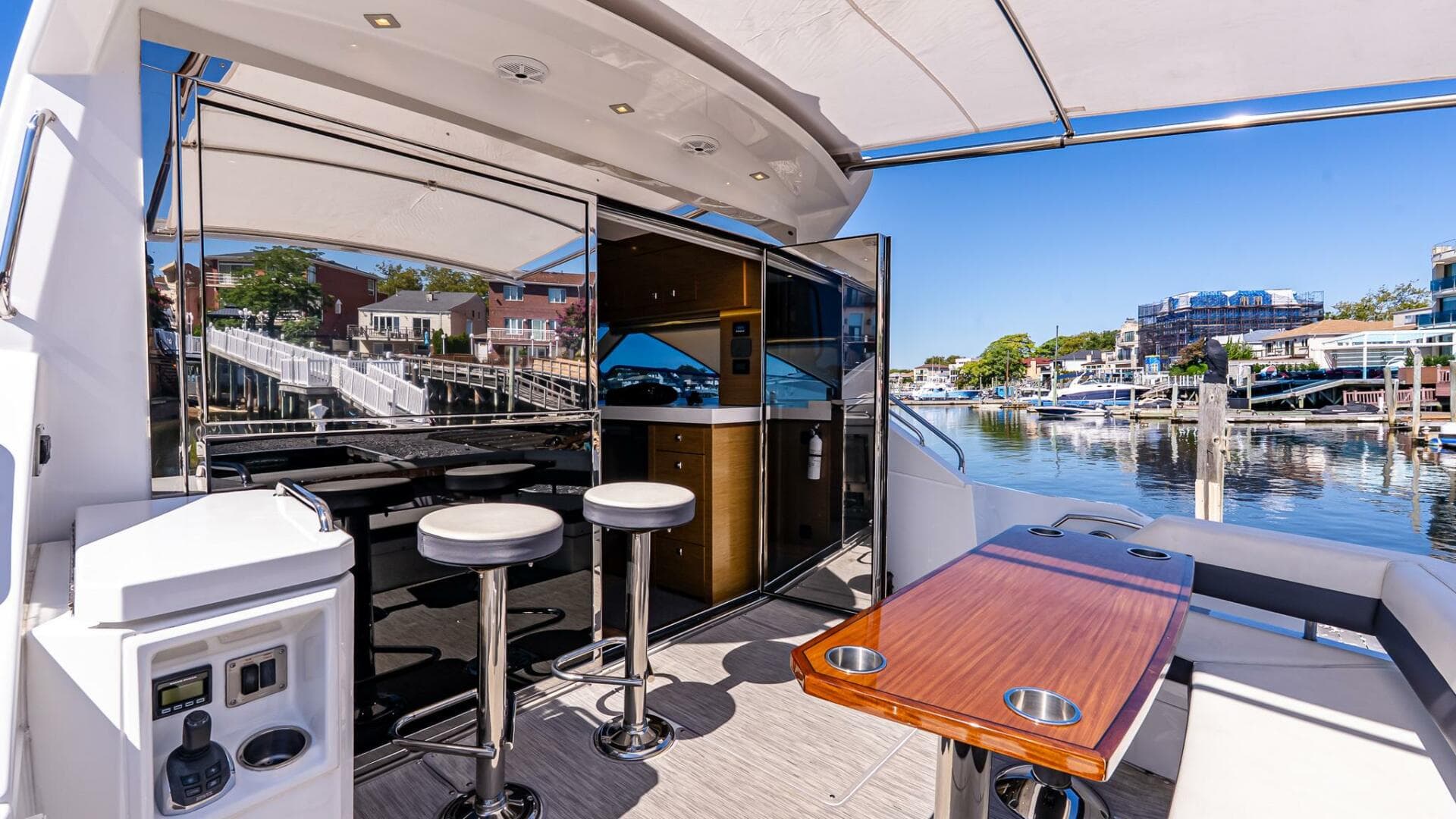 2019 Cruisers Yachts 54 Cantius — photo 8