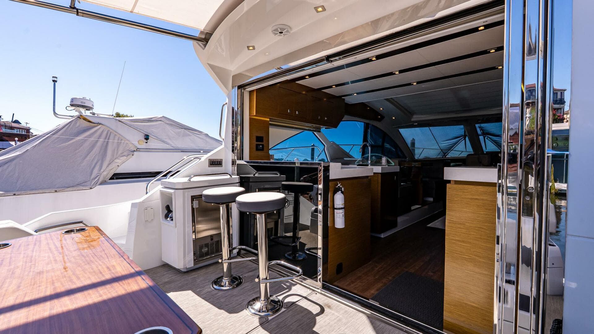 2019 Cruisers Yachts 54 Cantius — photo 9