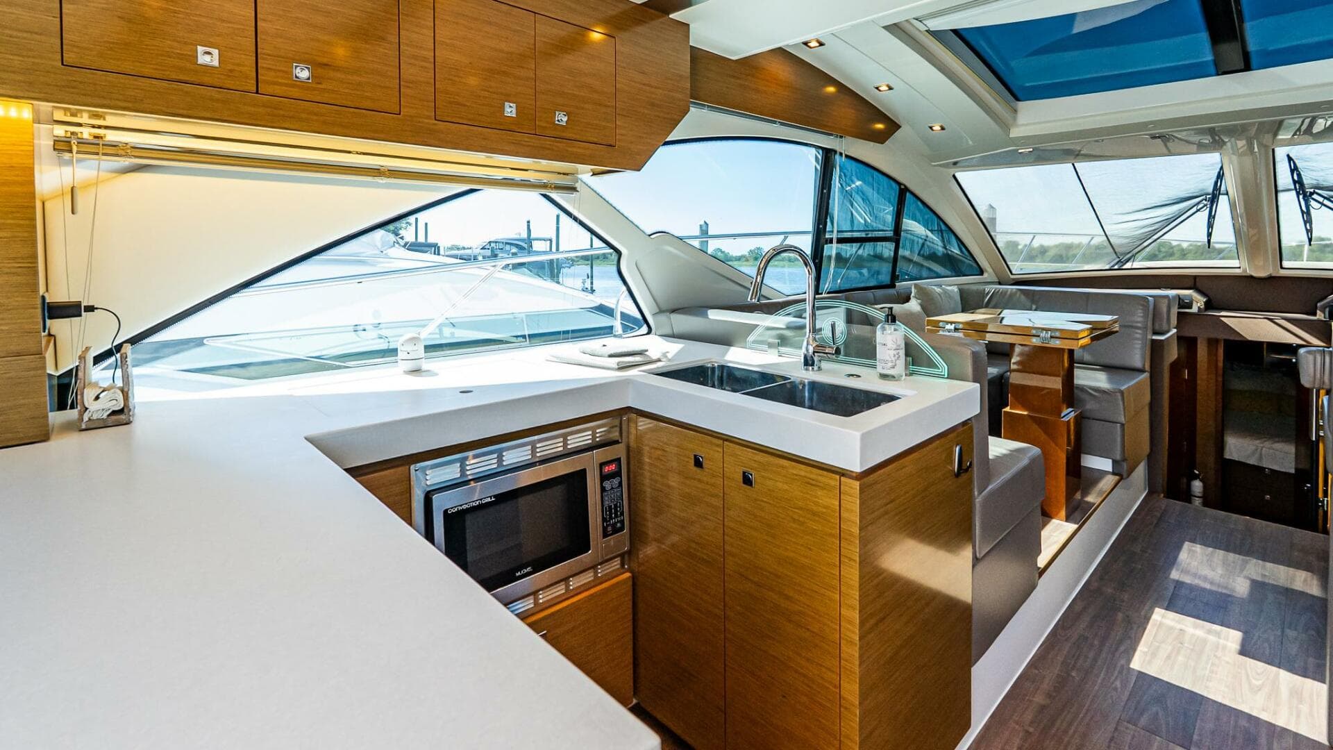 2019 Cruisers Yachts 54 Cantius — photo 16