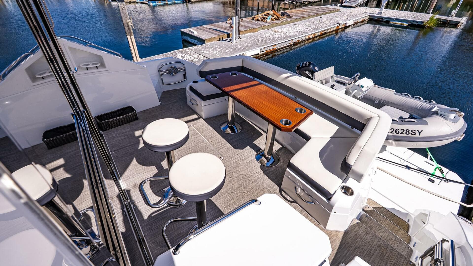 2019 Cruisers Yachts 54 Cantius — photo 14