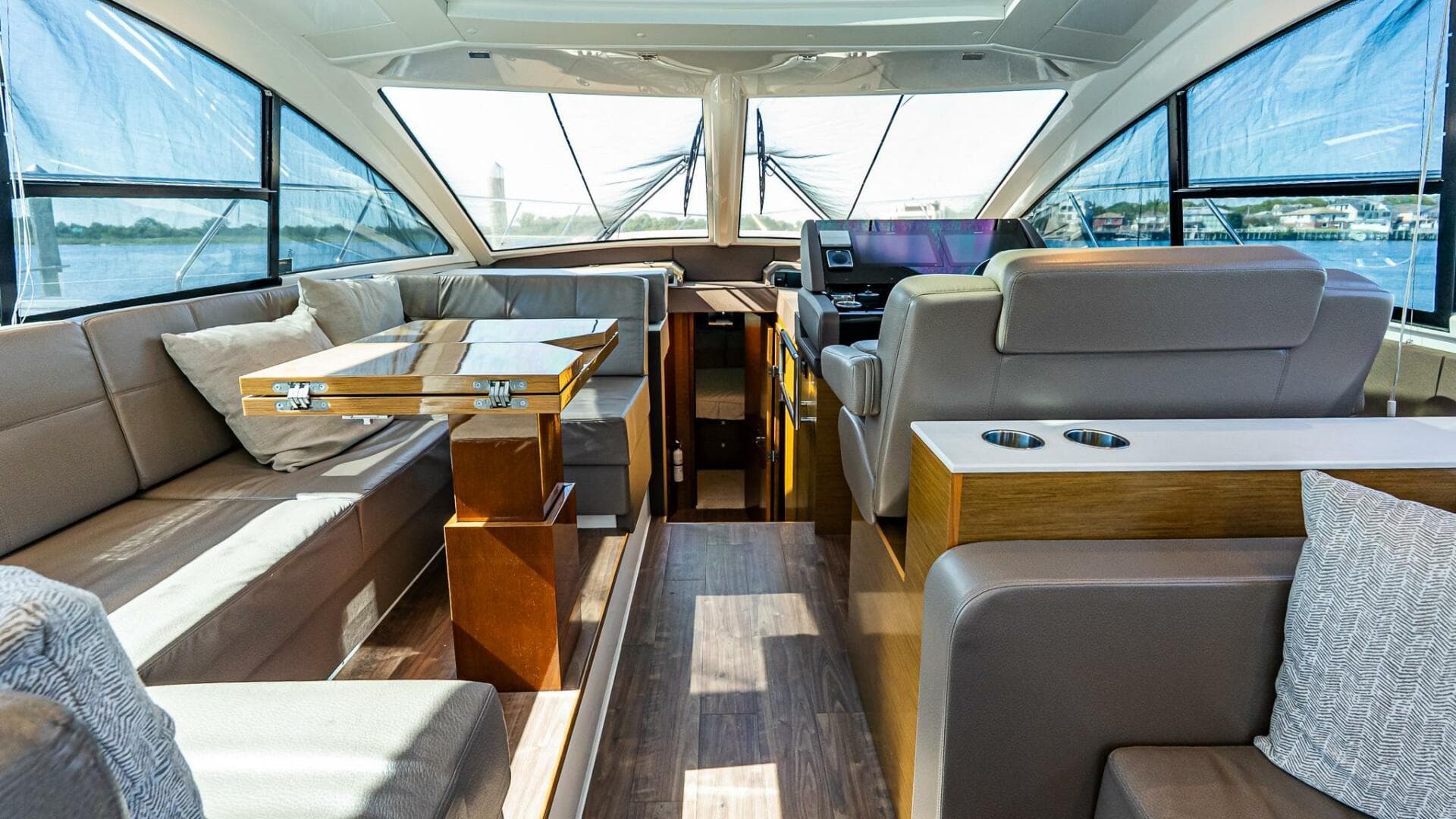 2019 Cruisers Yachts 54 Cantius — photo 19