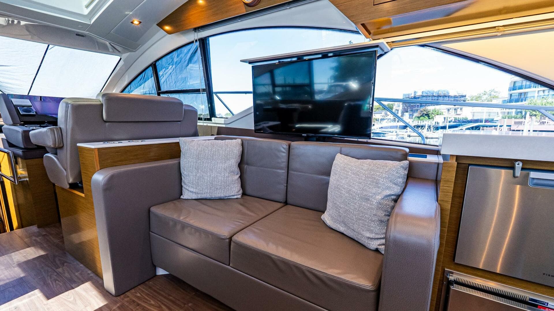 2019 Cruisers Yachts 54 Cantius — photo 23