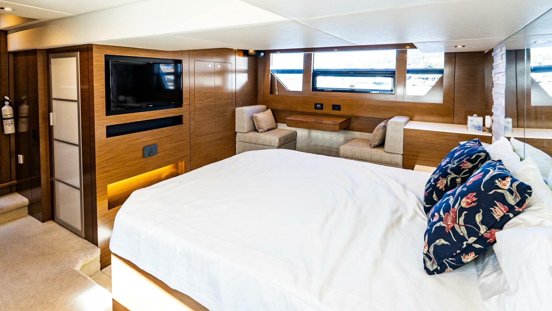 2019 Cruisers Yachts 54 Cantius — photo 30