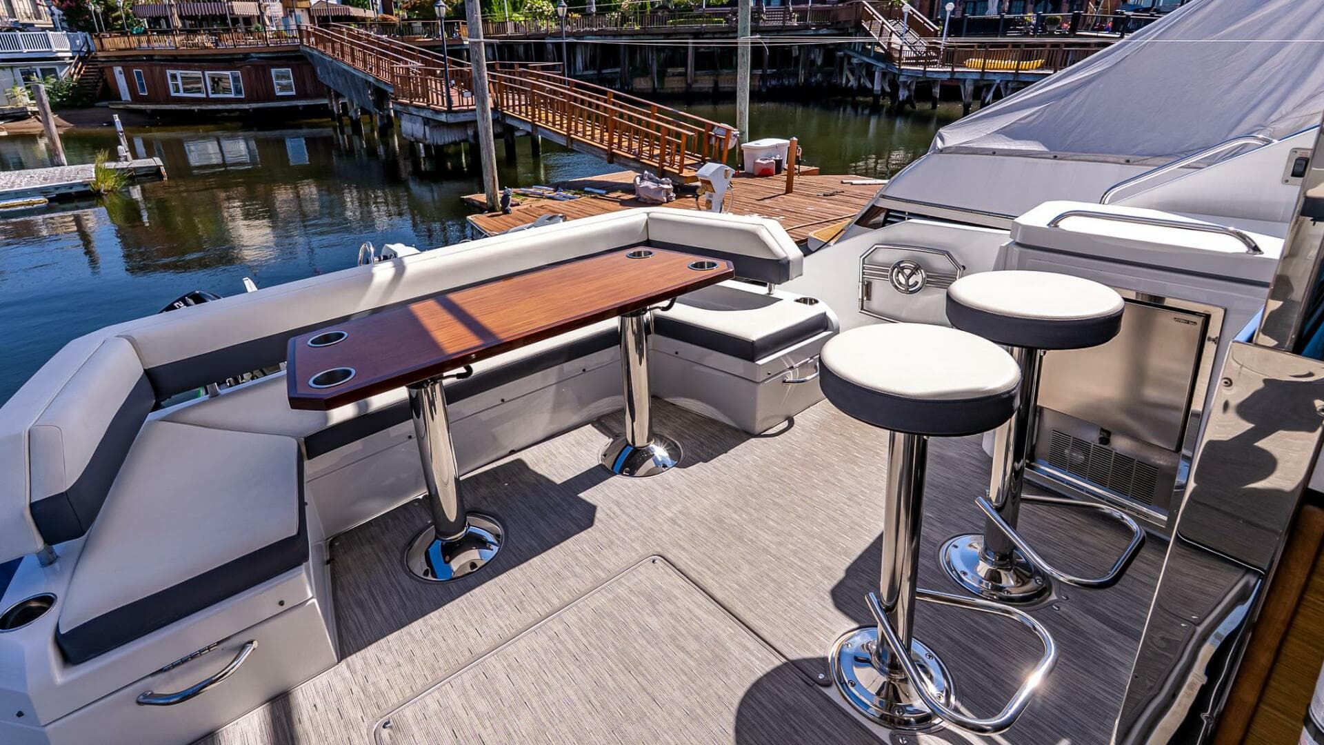 2019 Cruisers Yachts 54 Cantius — photo 12