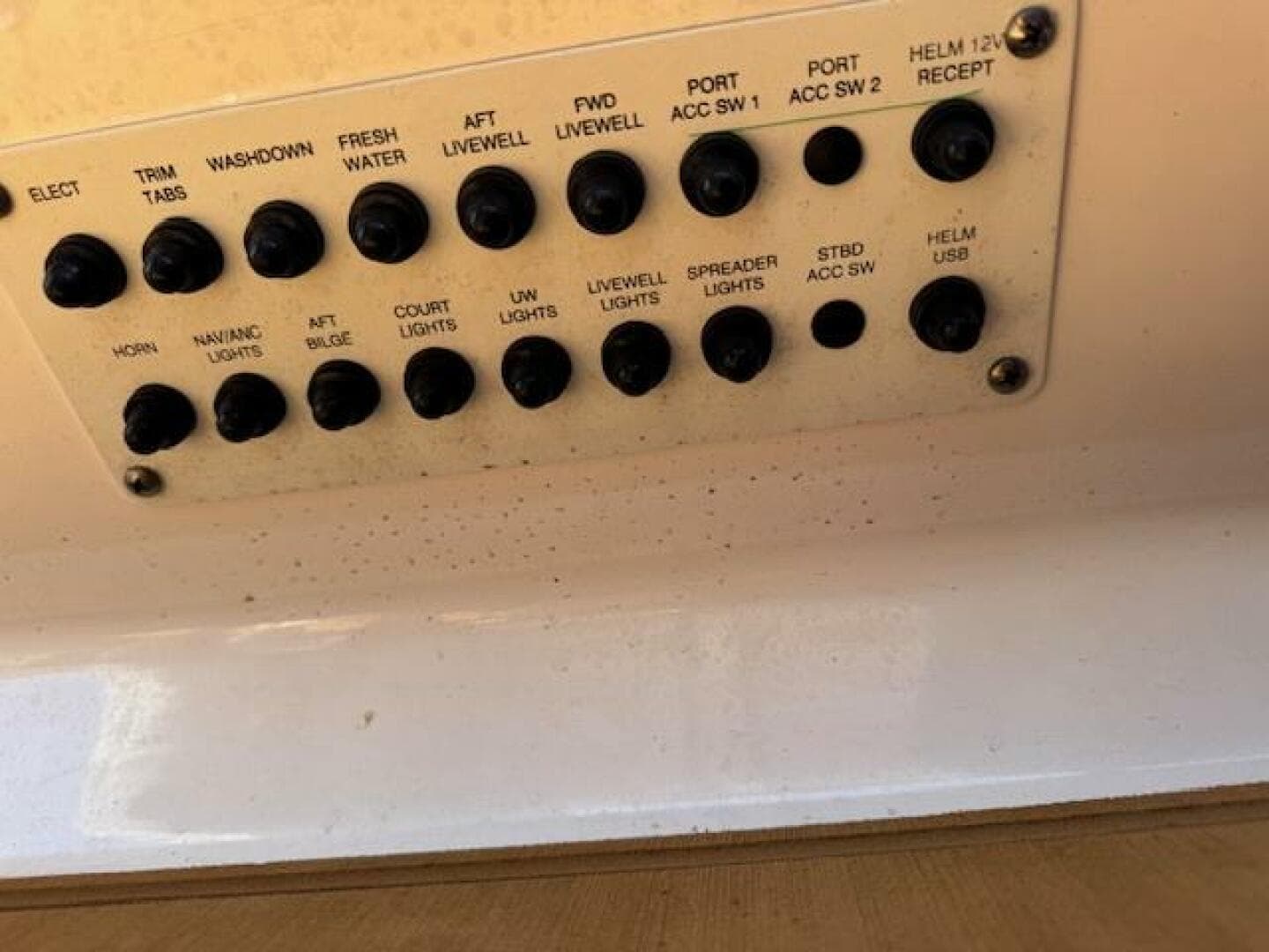 2021 Robalo R242 Center Console — photo 23