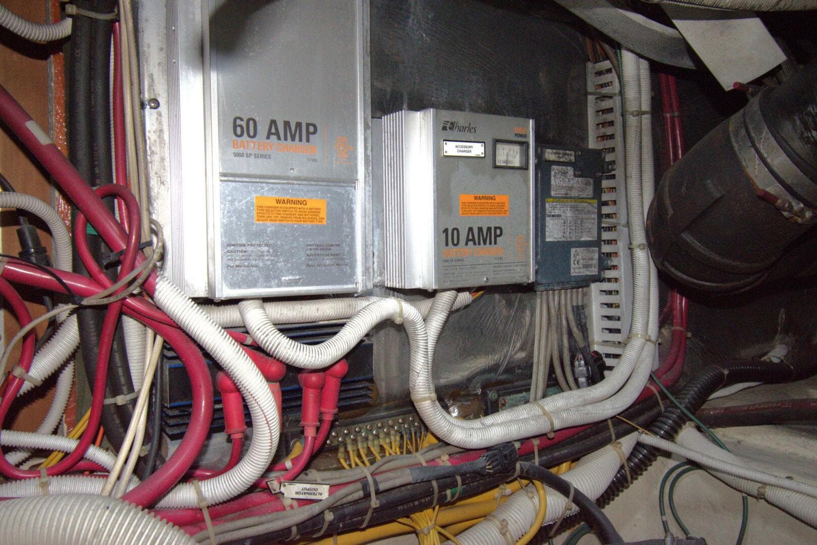 2005 Carver 444 Cockpit — photo 54