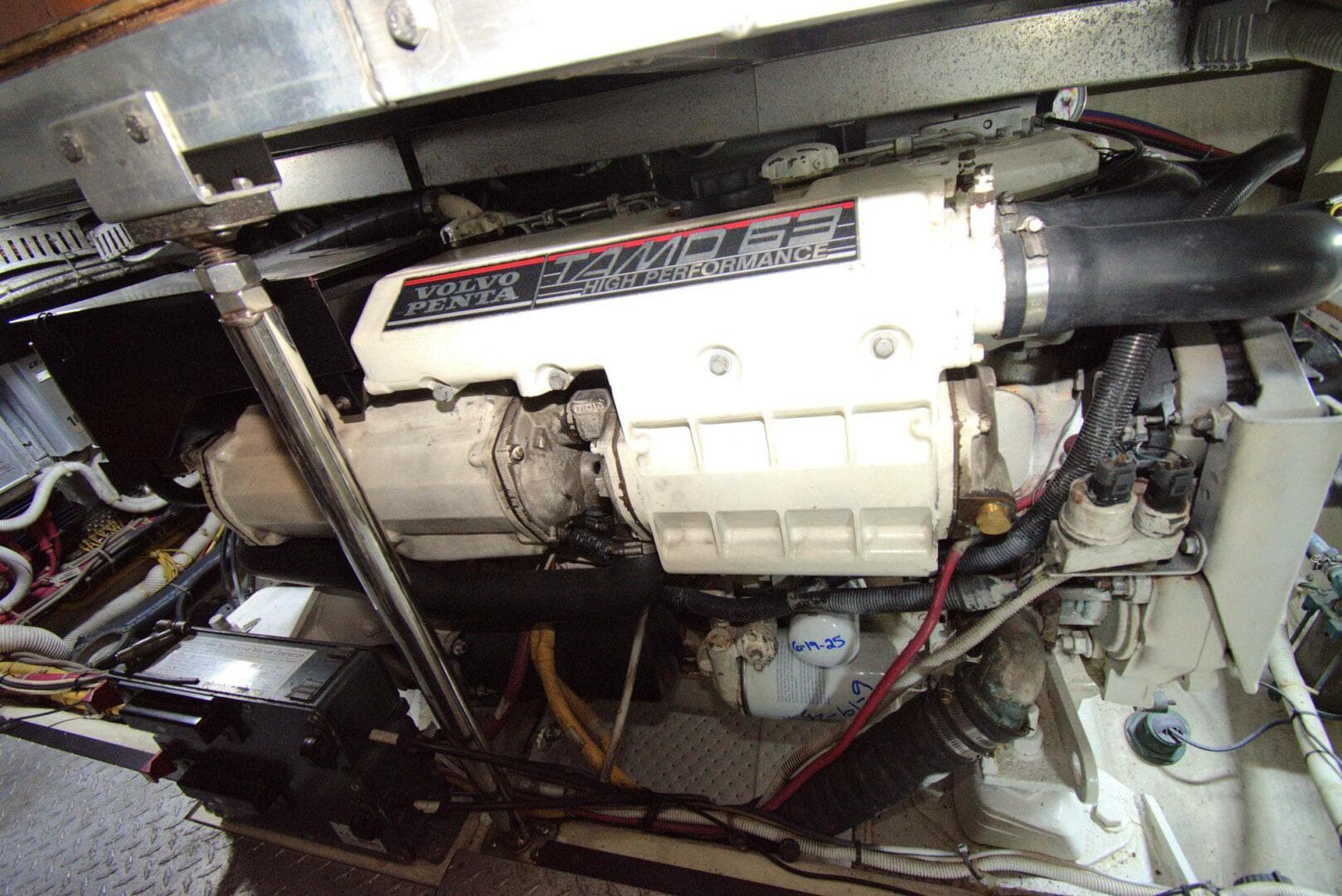 2005 Carver 444 Cockpit — photo 45